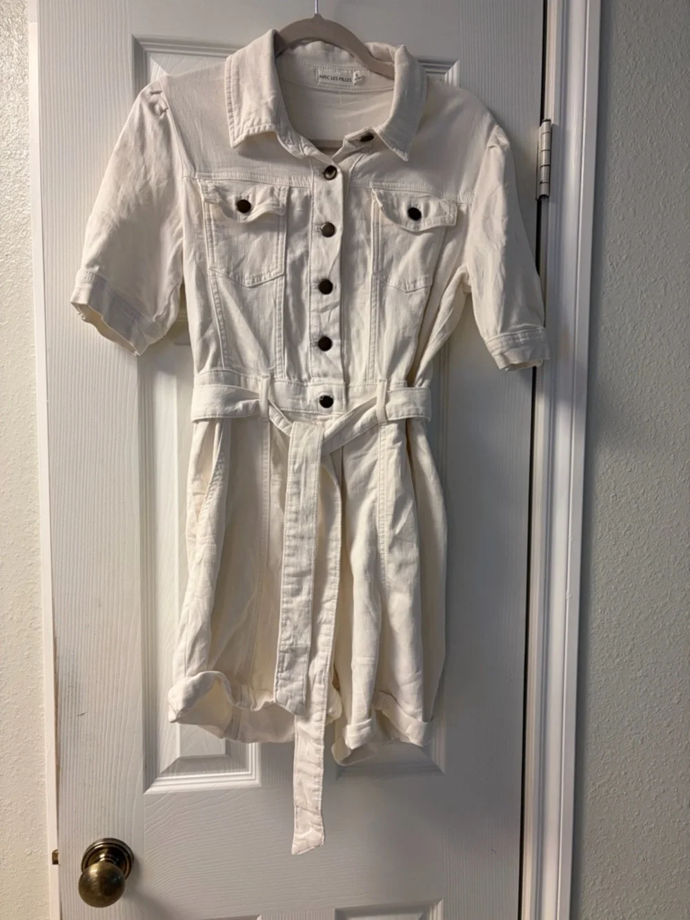 Avec Les Filles Cream Button Front Tie-Waist Romper Size Small